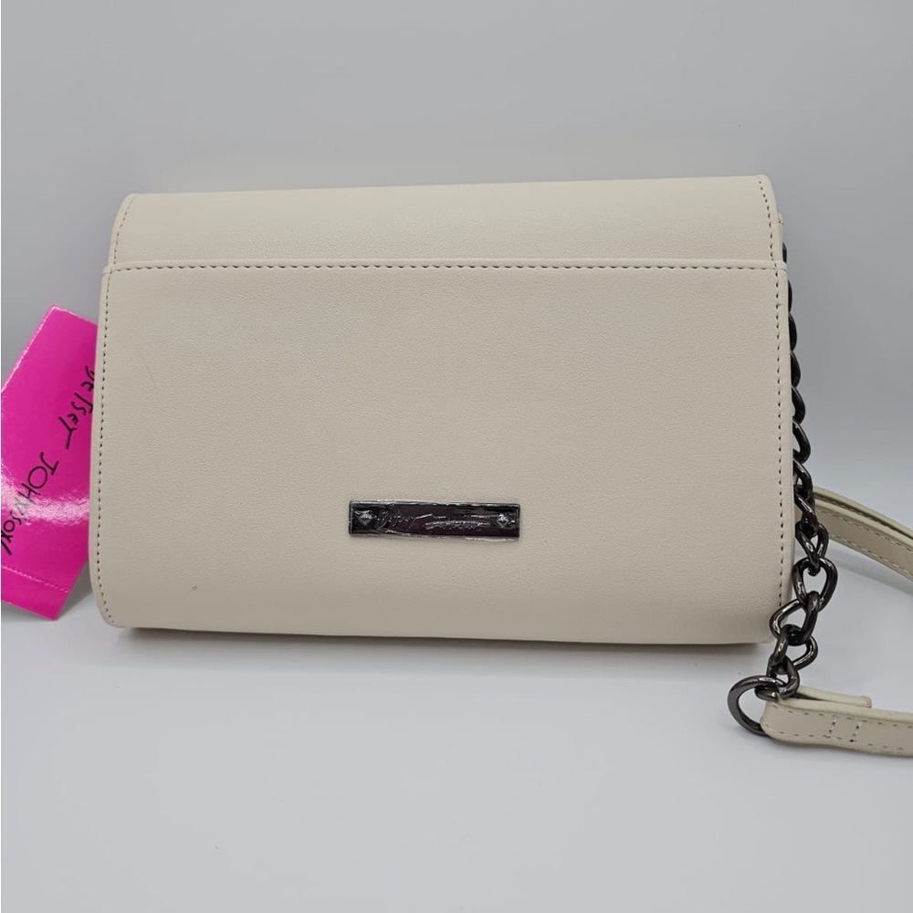 Betsey Johnson NWT XOSYBIL Skull Studded Crossbody - Picture 2 of 4